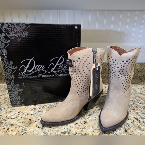 Dan Post Women's Standing Room Only 8"  Suede Western Boots Studded 8.5M Tan - Picture 1 of 8